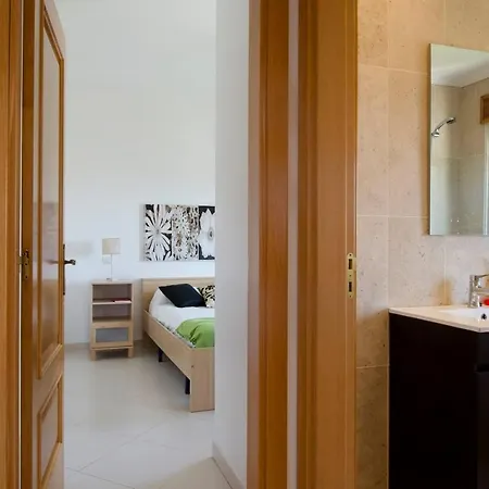 Sunshine Apartment *